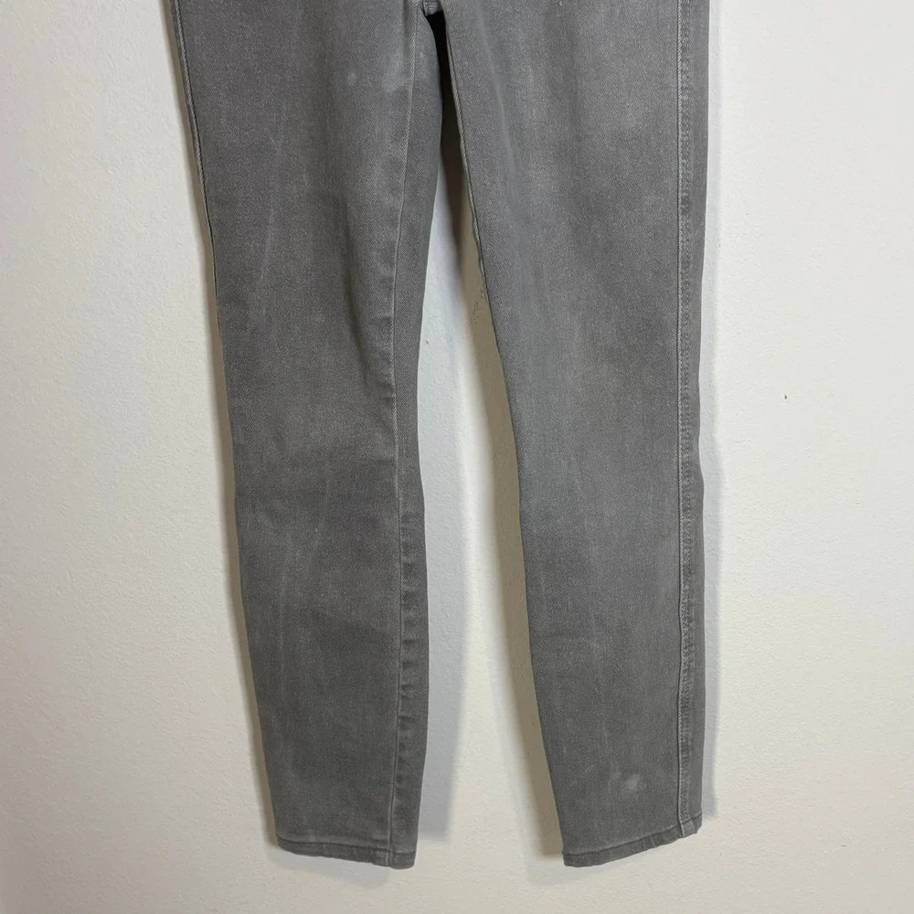 MOTHER The Swooner Exposed Snap Ankle High Waisted Jeans Gray Denim Size 24‎